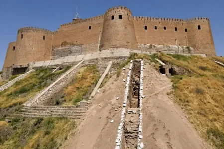 کاوشهای باستانشناسی در تپه فلکالافلاک خرم آباد با همکاری سپاه برای ثبت جهانی