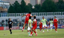 خیبر و هوادارانش پرسپولیس تهران را در خرم آباد متوقف کردند